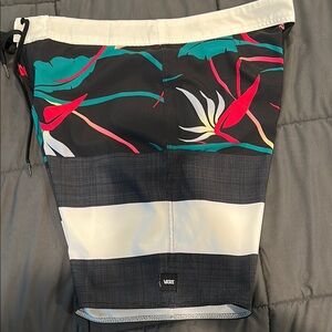 Vans Men's Tropical Print Swim Shorts - Black and White